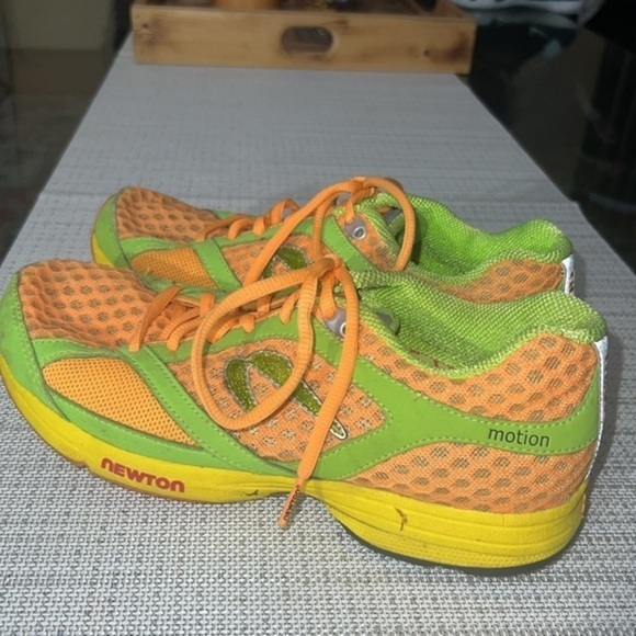 Newton Distance Running Shoes, size 39.5EUR. Or 8.5 US RUNS A LITTLE BIG - Picture 7 of 9
